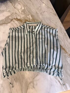 Tela size 40 Mint Green Striped Button-Up Top, drawstring, new without tags